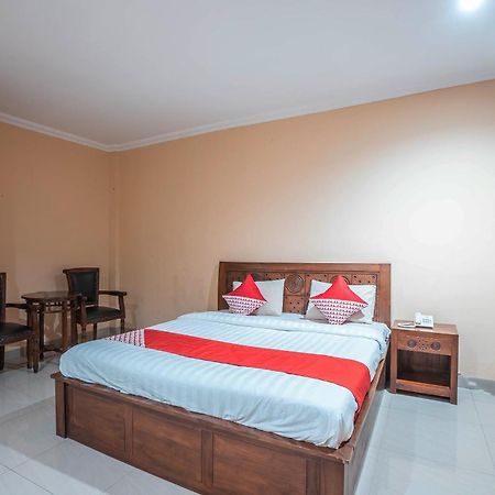 Super Oyo 686 Bunga Karang Hotel Bekasi Kültér fotó