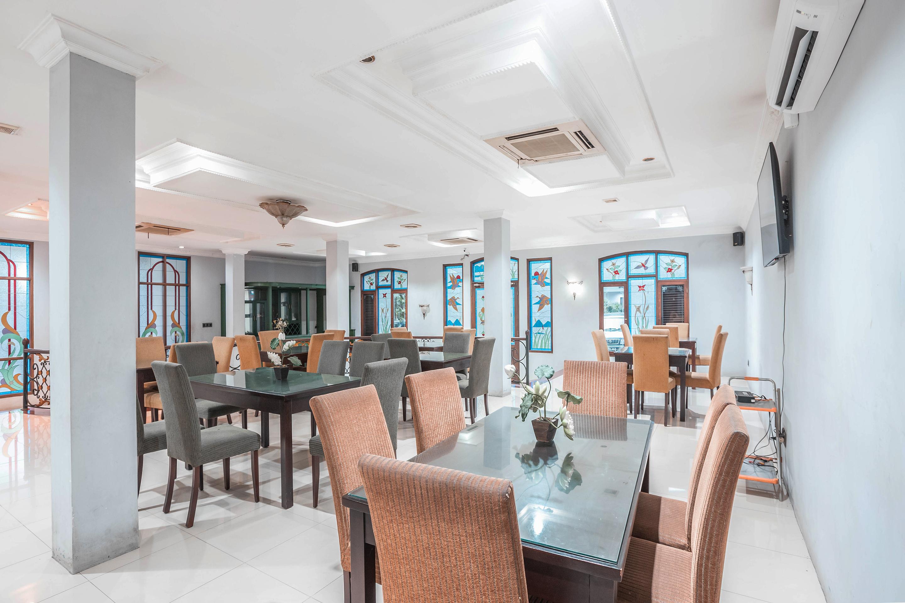 Super Oyo 686 Bunga Karang Hotel Bekasi Kültér fotó