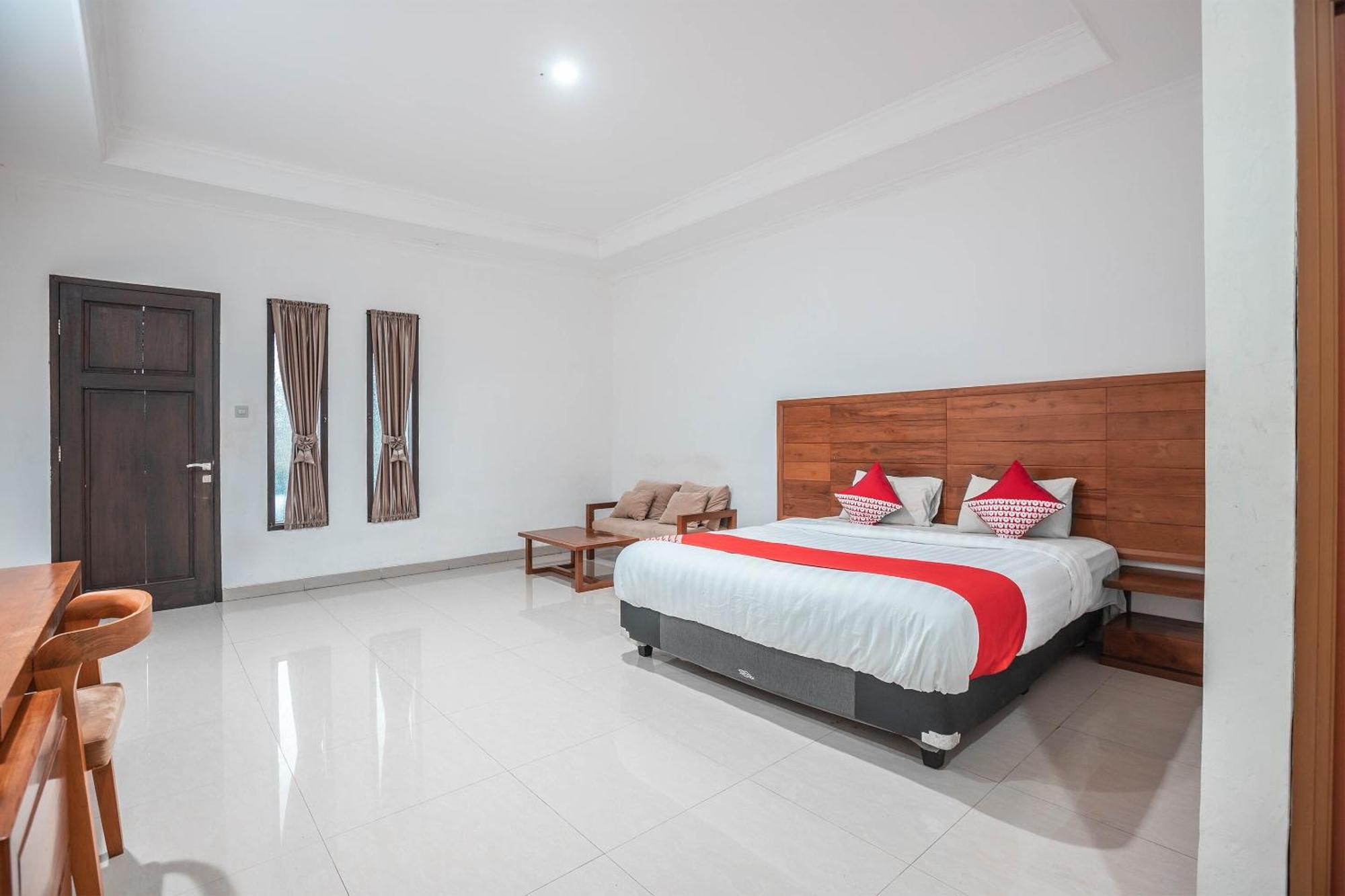 Super Oyo 686 Bunga Karang Hotel Bekasi Kültér fotó