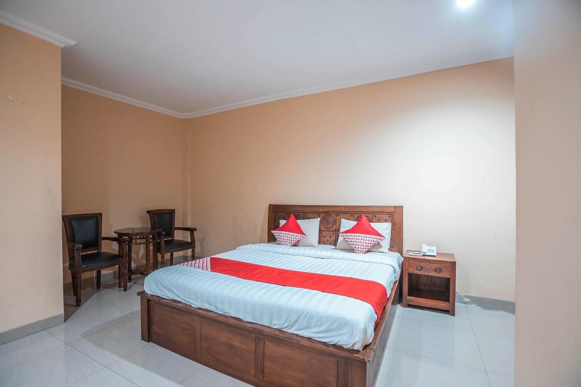 Super Oyo 686 Bunga Karang Hotel Bekasi Kültér fotó