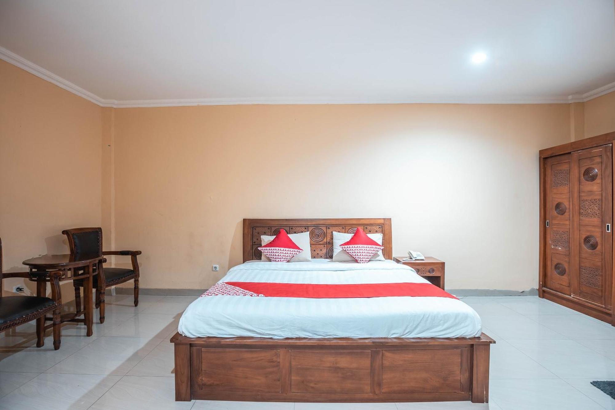 Super Oyo 686 Bunga Karang Hotel Bekasi Kültér fotó