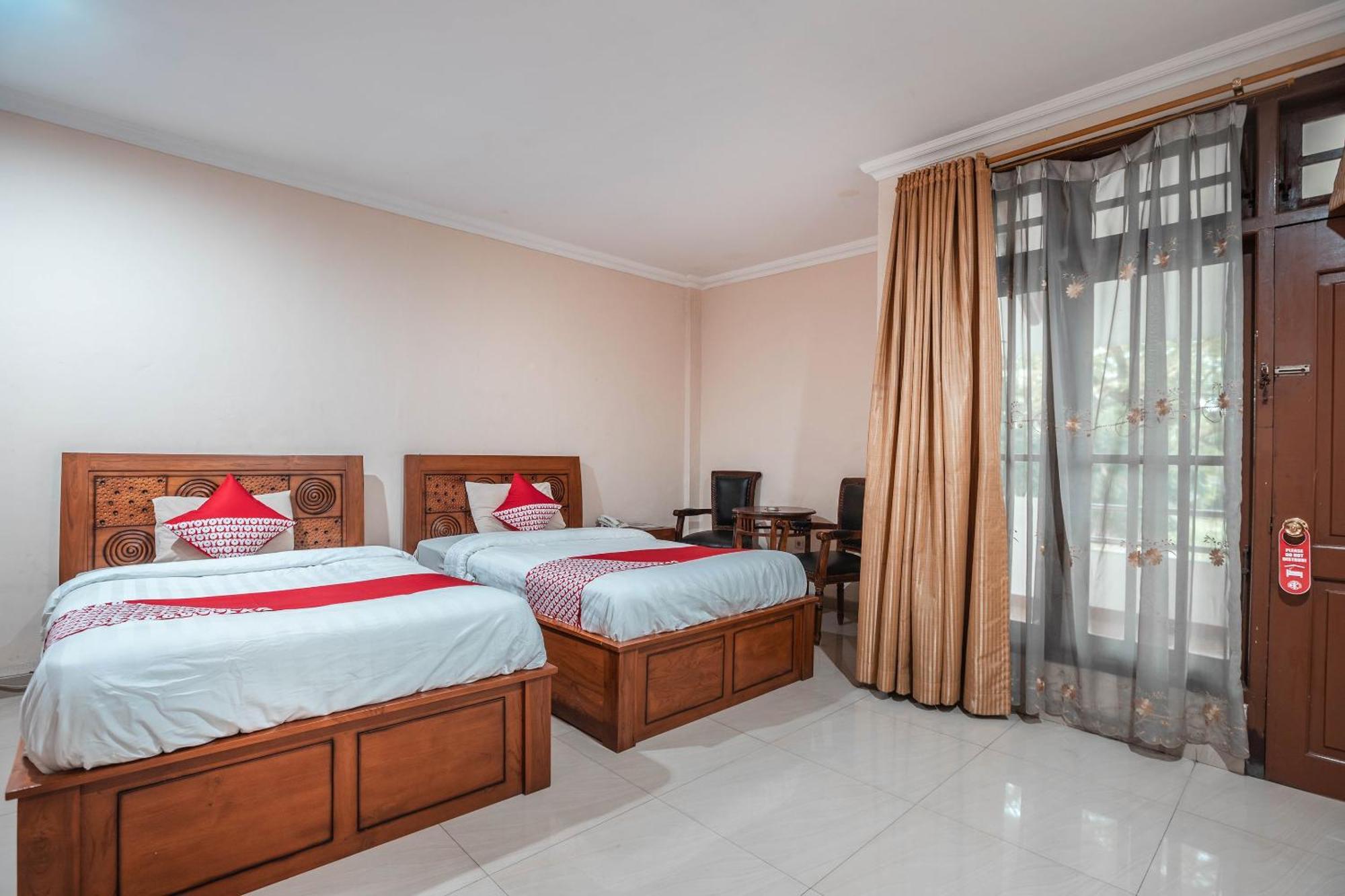 Super Oyo 686 Bunga Karang Hotel Bekasi Kültér fotó