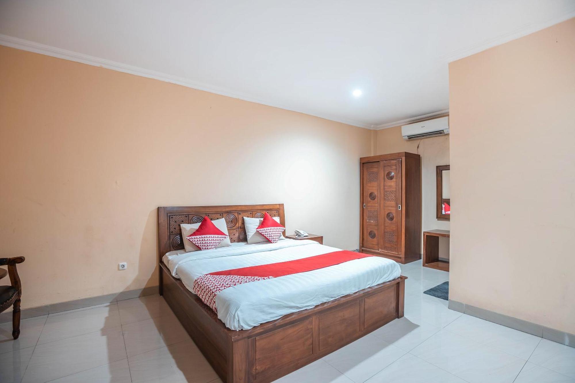 Super Oyo 686 Bunga Karang Hotel Bekasi Kültér fotó