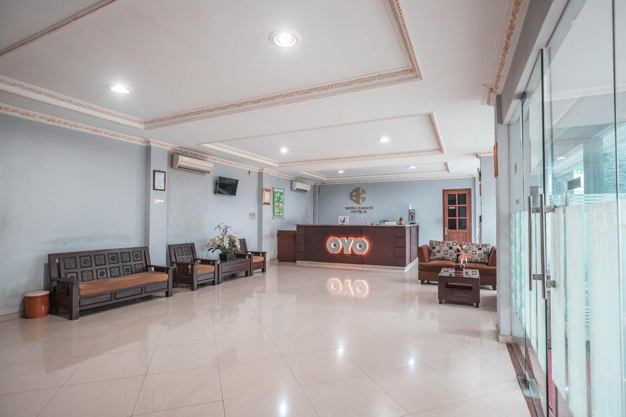 Super Oyo 686 Bunga Karang Hotel Bekasi Kültér fotó