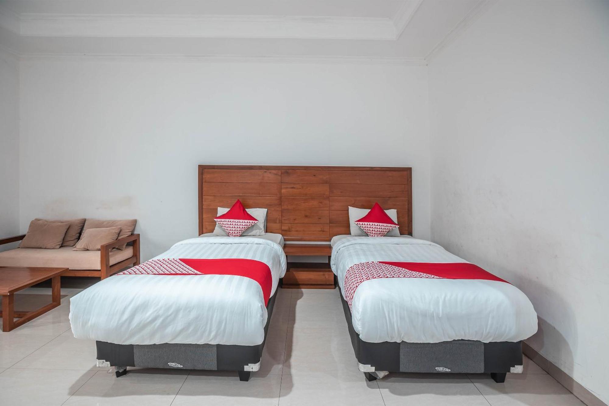 Super Oyo 686 Bunga Karang Hotel Bekasi Kültér fotó